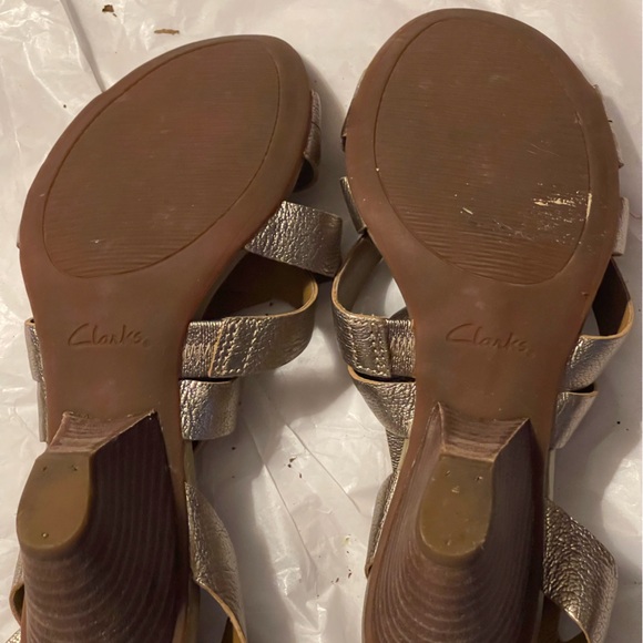 Clark’s size 8 glittery gold sandals, GUC - Picture 4 of 4